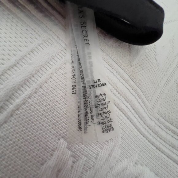 Victoria Secret V hardware Triangle swim top new sz L Black - Picture 4 of 4